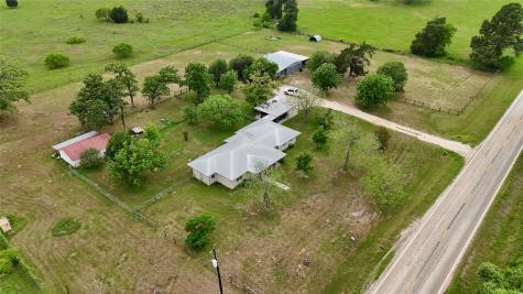 1401 Fm 112 Lexington TX 78947