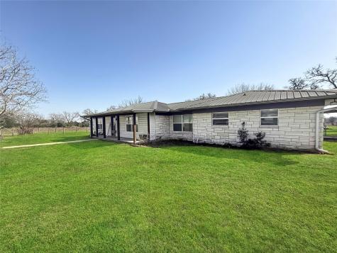 1401 Fm 112 Lexington TX 78947