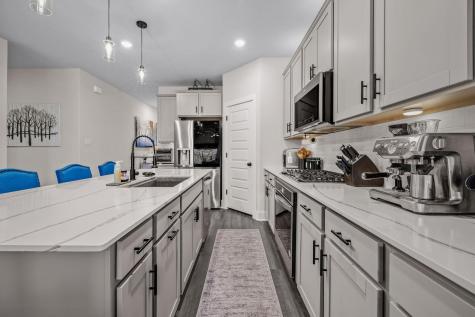 307 Gray Fox Loop Hutto TX 78634