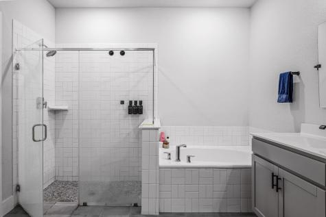307 Gray Fox Loop Hutto TX 78634