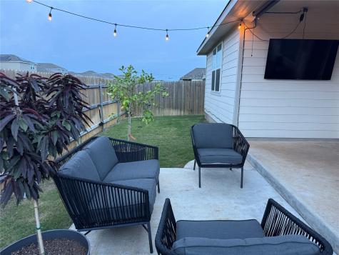 307 Gray Fox Loop Hutto TX 78634