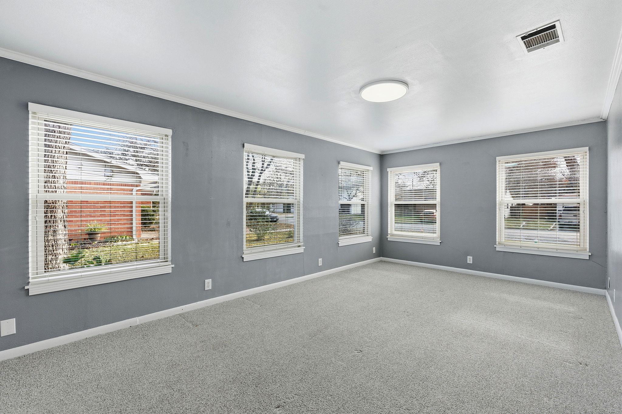 811 Nixon Street Lockhart TX 78644