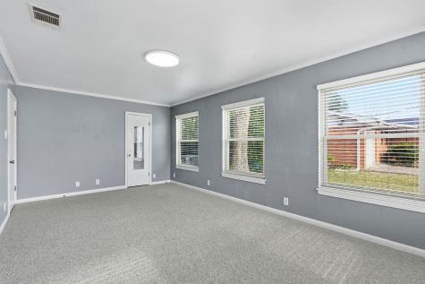 811 Nixon Street Lockhart TX 78644