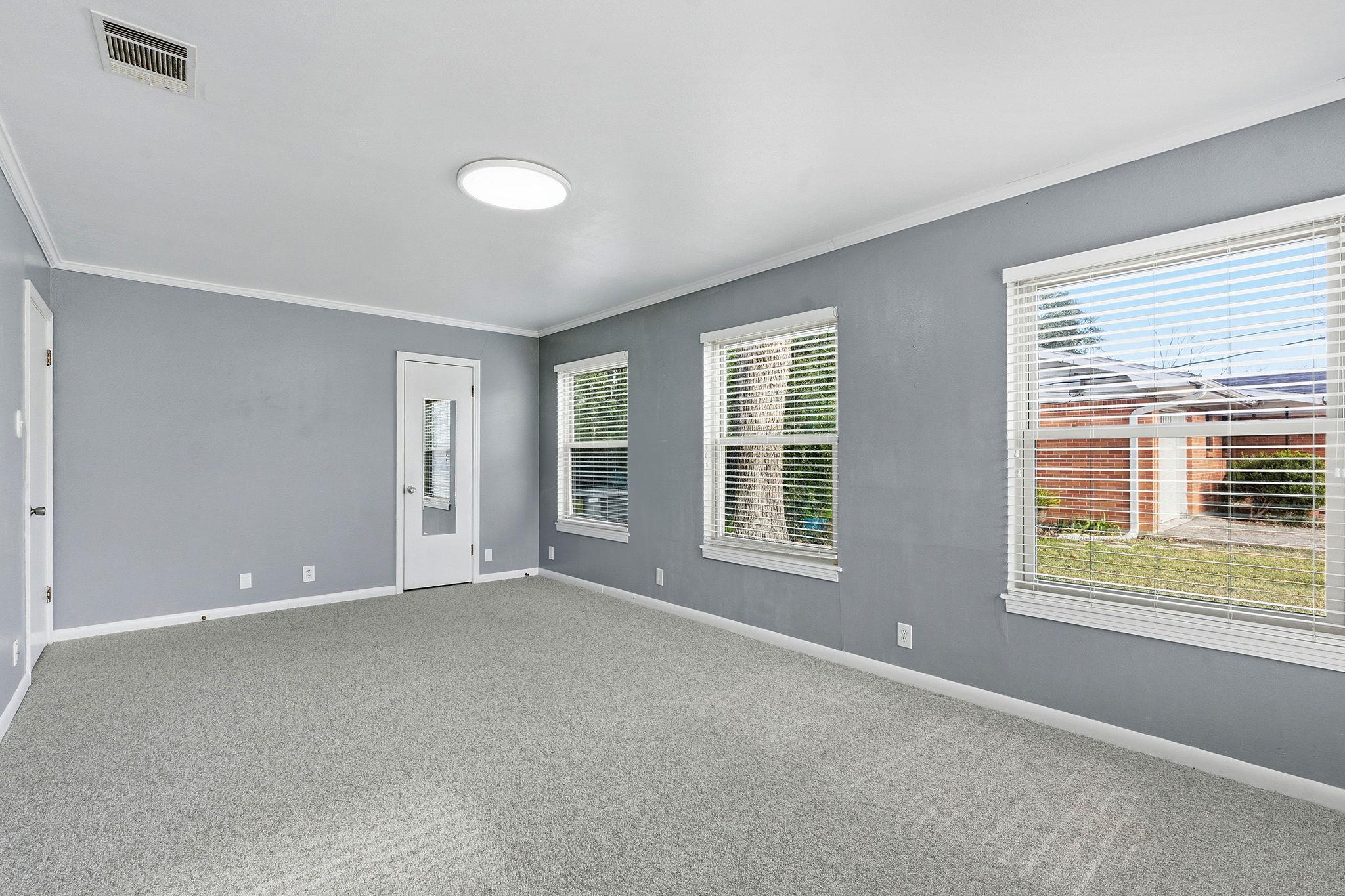 811 Nixon Street Lockhart TX 78644