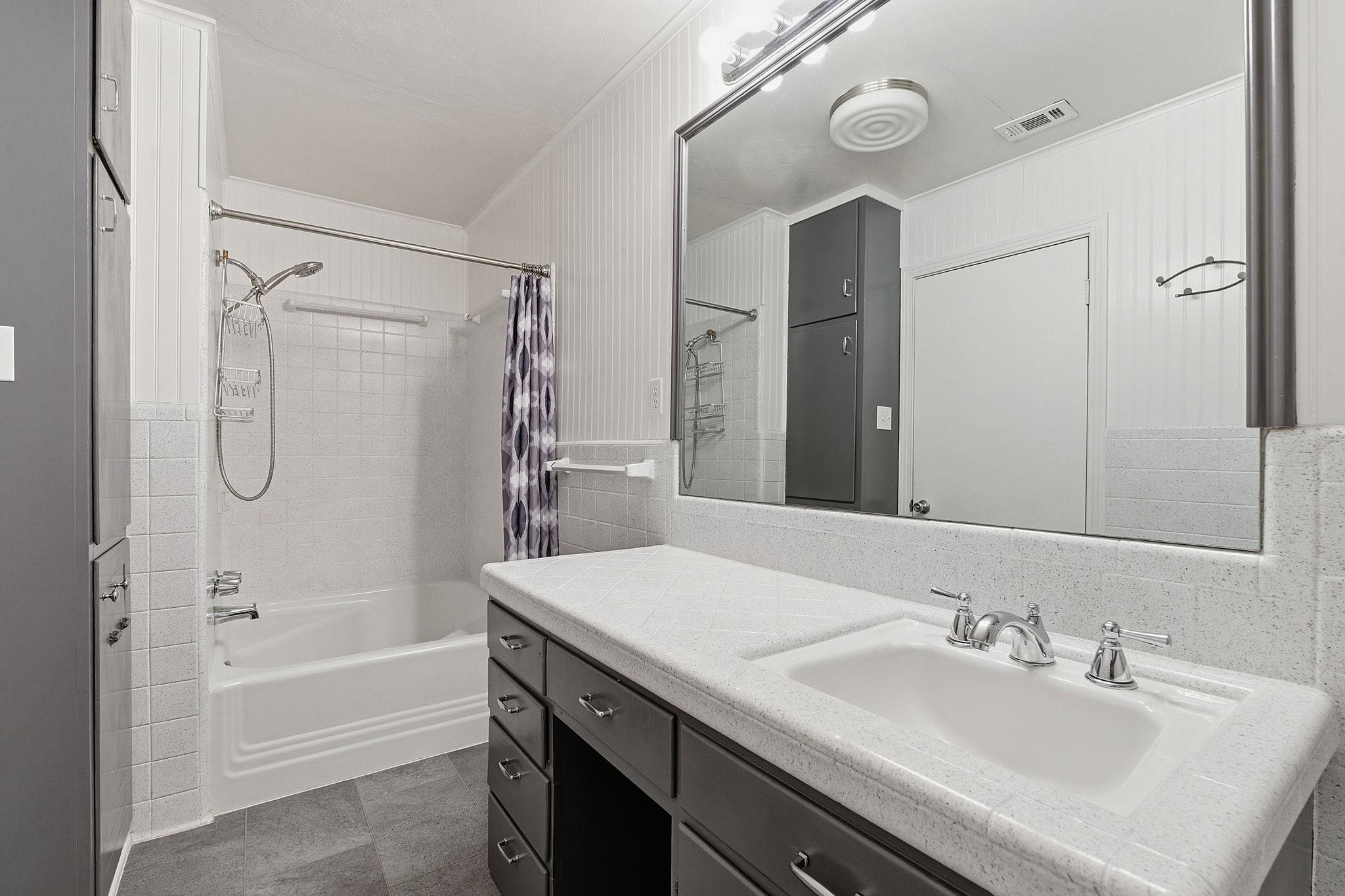 811 Nixon Street Lockhart TX 78644
