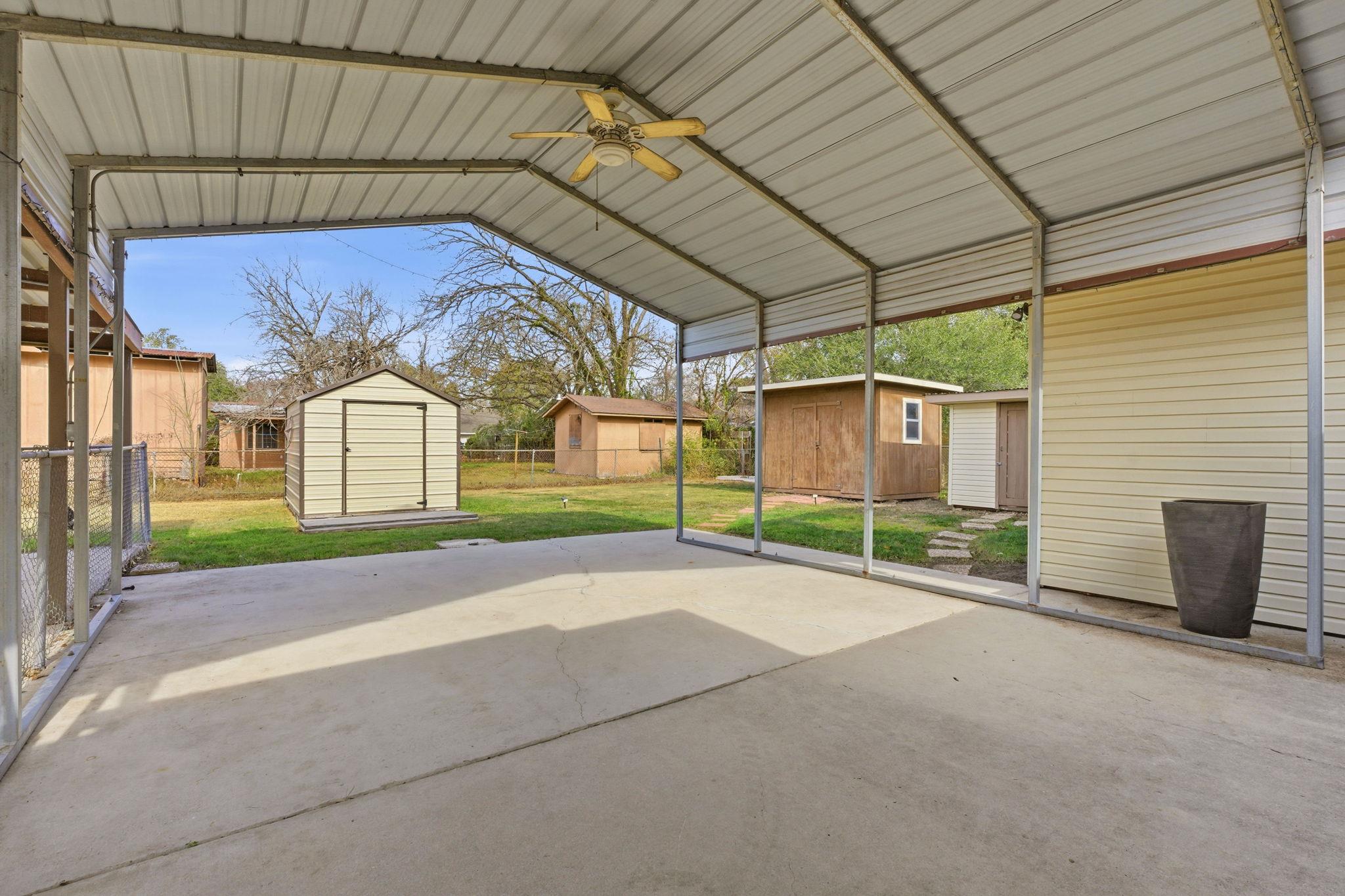 811 Nixon Street Lockhart TX 78644