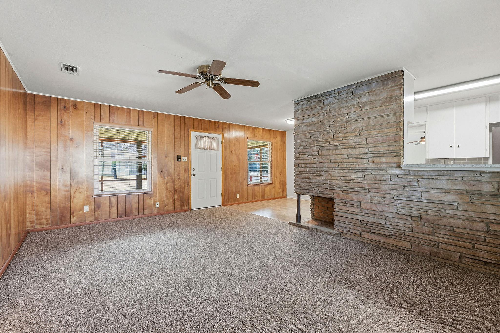 811 Nixon Street Lockhart TX 78644