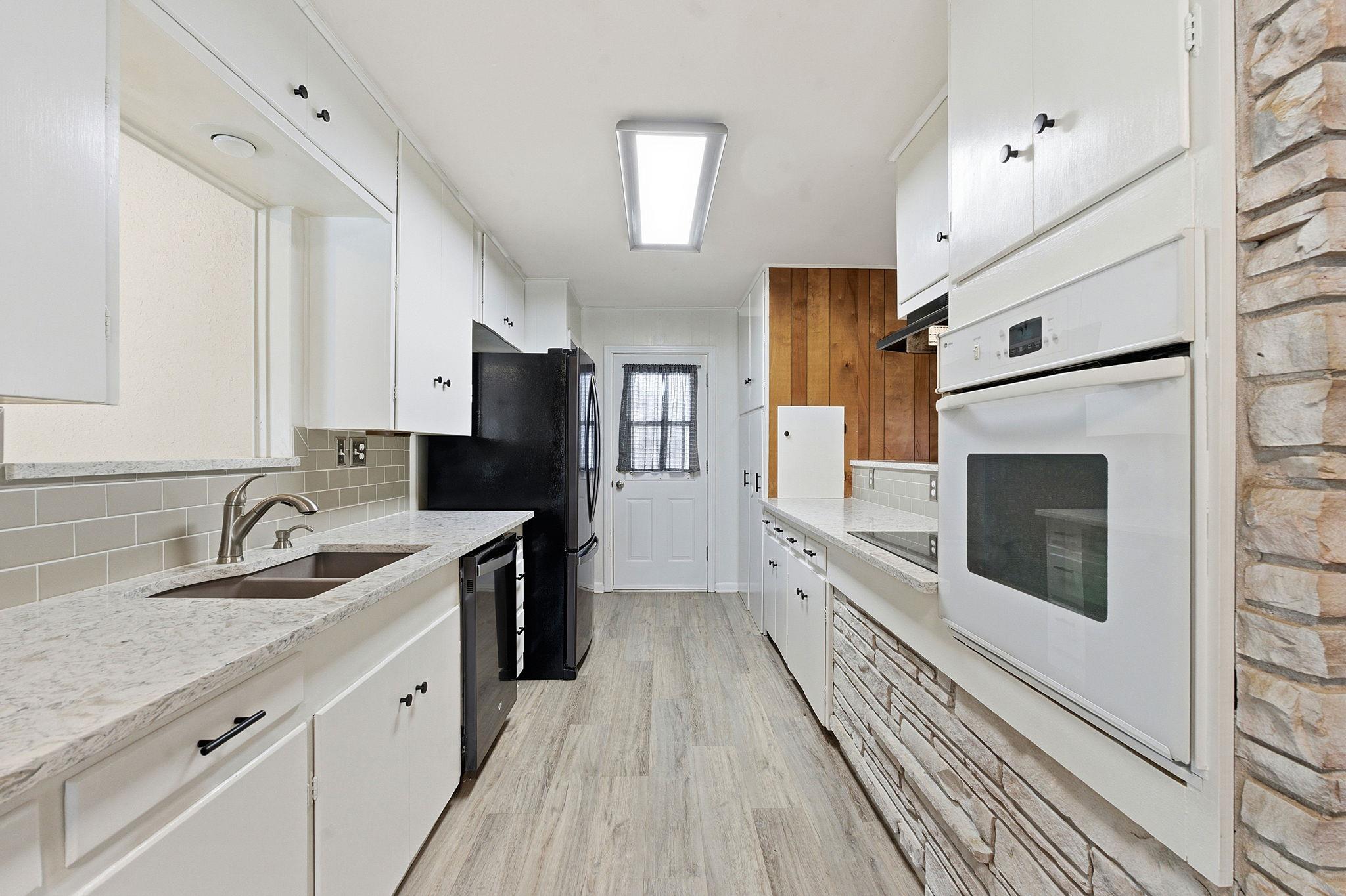 811 Nixon Street Lockhart TX 78644