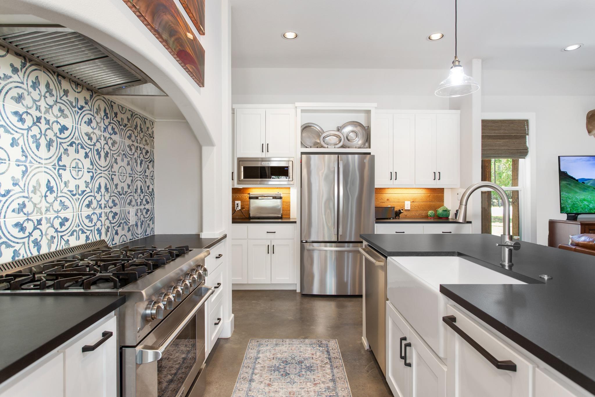 2 Senisa Lane Wimberley TX 78676