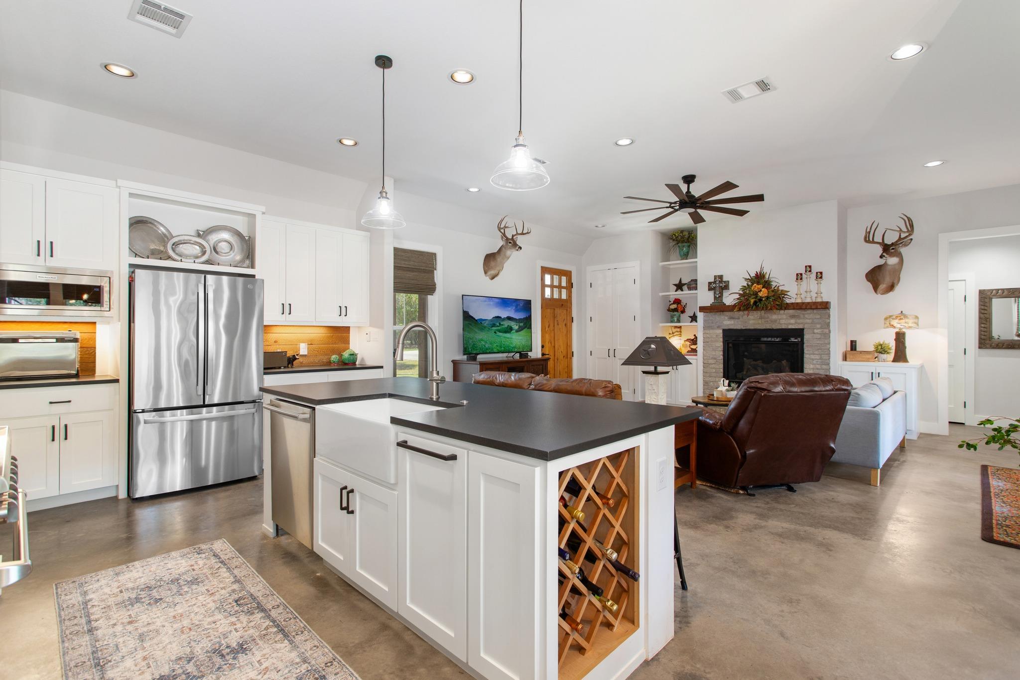 2 Senisa Lane Wimberley TX 78676