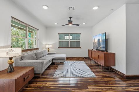 1112 Mission Ridge Austin TX 78704