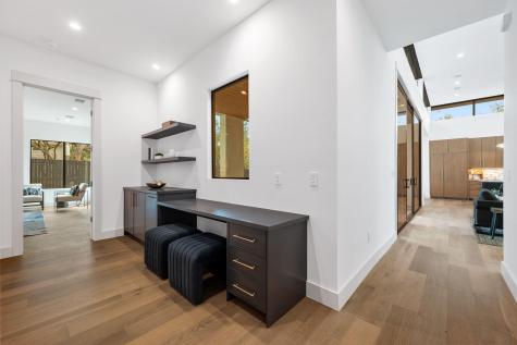 4216 Deepwoods Drive Austin TX 78731
