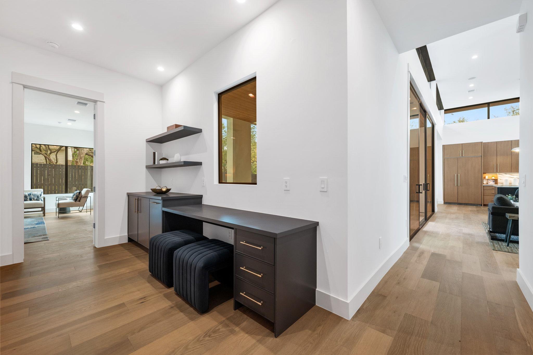 4216 Deepwoods Drive Austin TX 78731