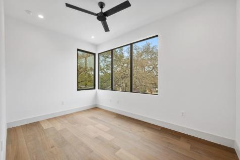 4216 Deepwoods Drive Austin TX 78731