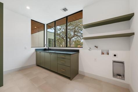 4216 Deepwoods Drive Austin TX 78731
