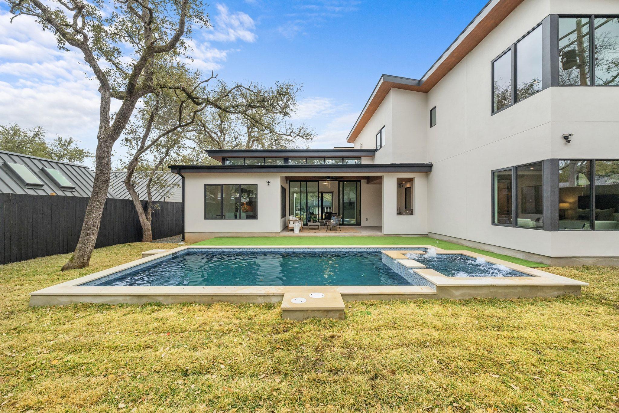 4216 Deepwoods Drive Austin TX 78731