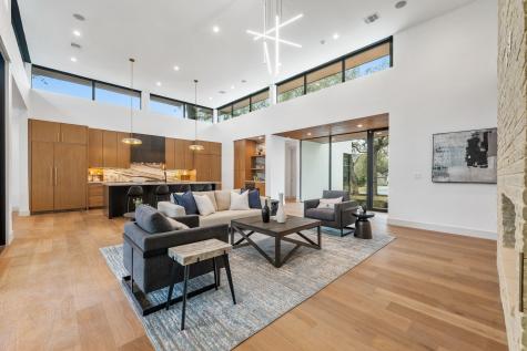 4216 Deepwoods Drive Austin TX 78731