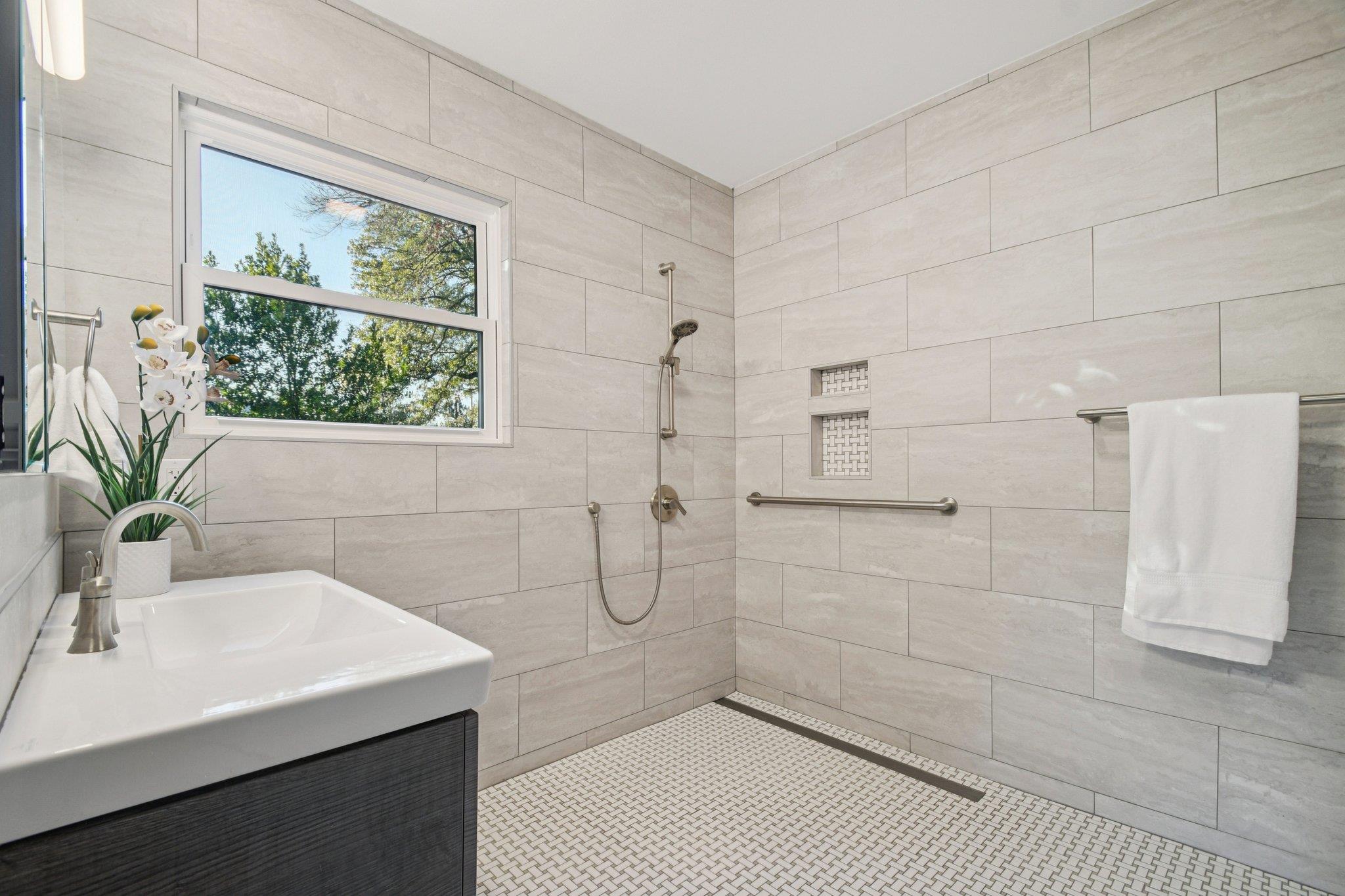 809 E 38th Street Austin TX 78705