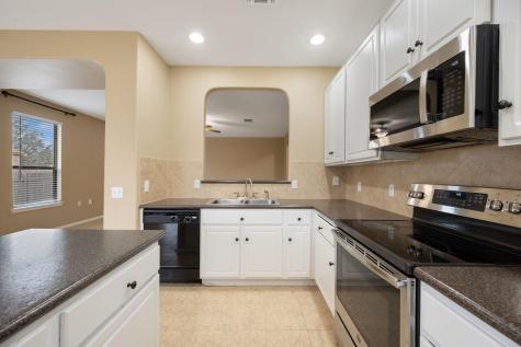 5521 Alomar Cove Del Valle TX 78617