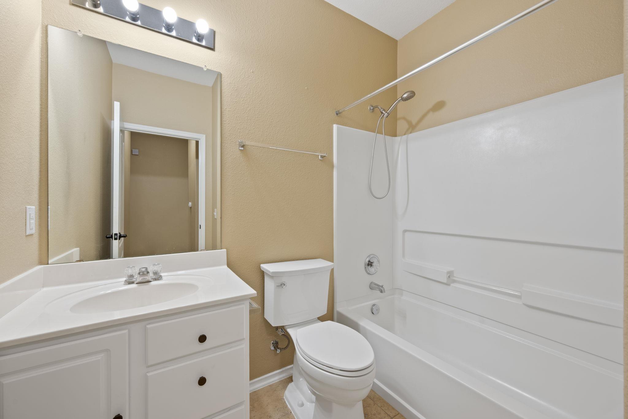 5521 Alomar Cove Del Valle TX 78617