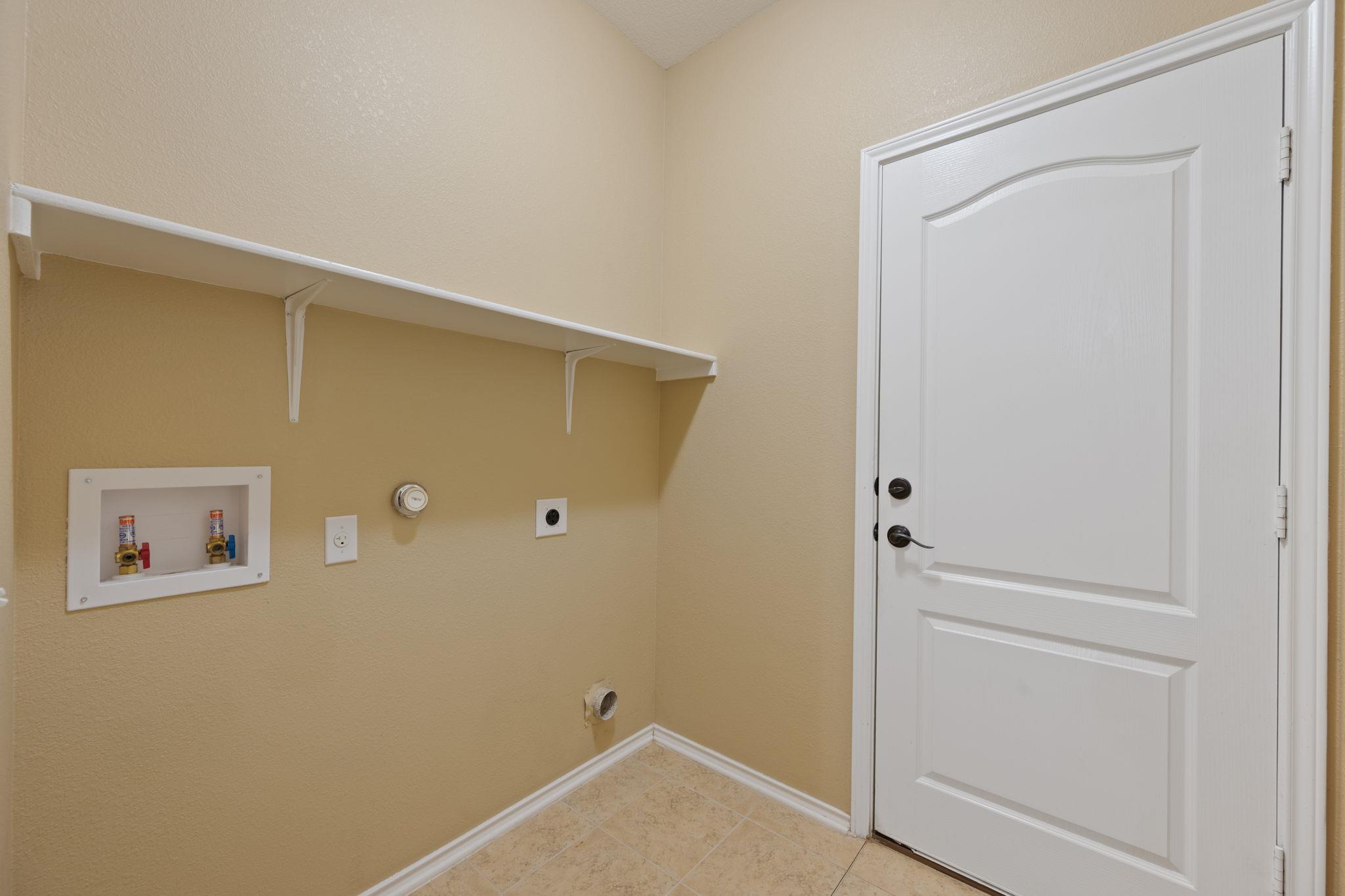 5521 Alomar Cove Del Valle TX 78617