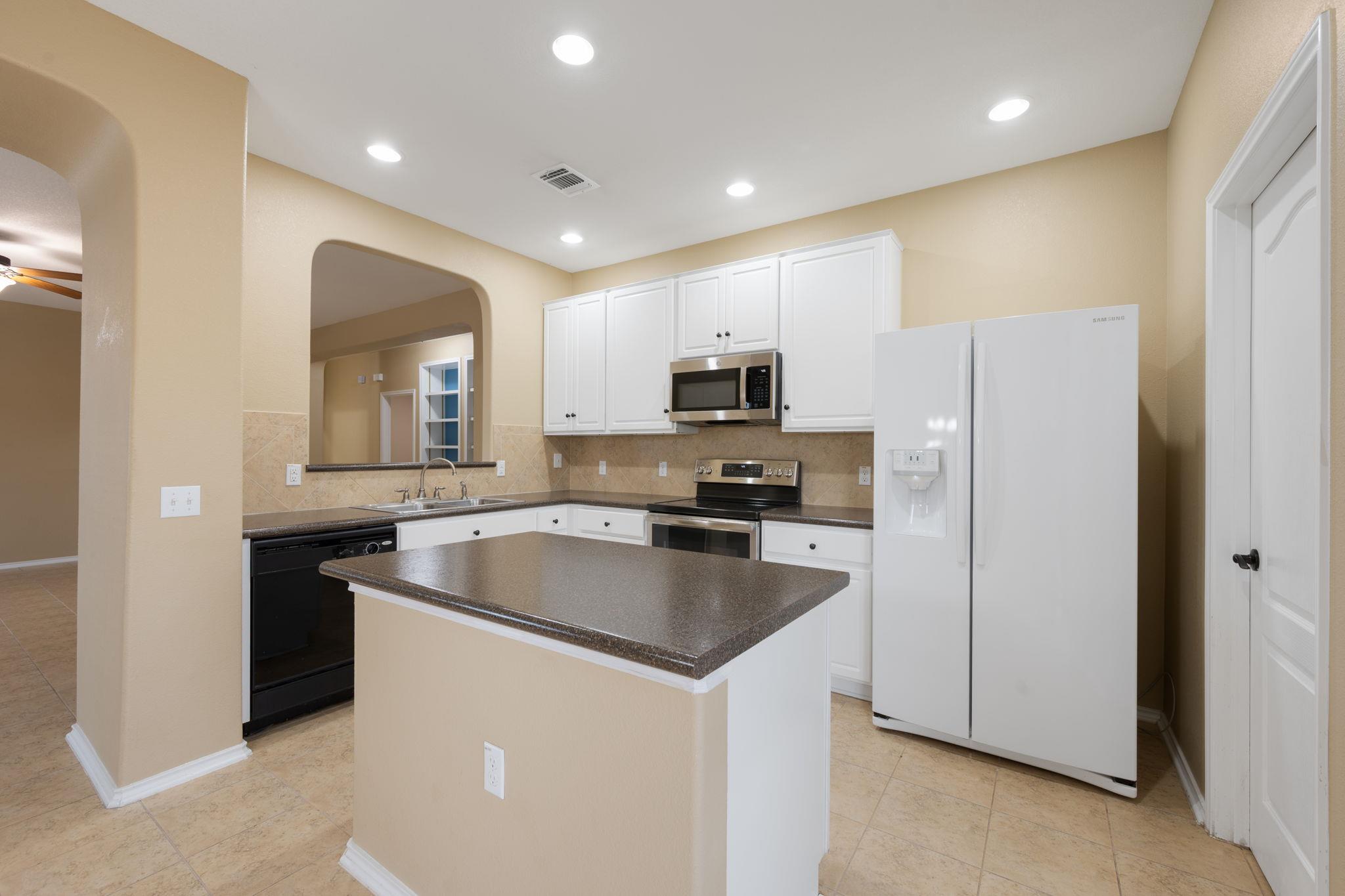5521 Alomar Cove Del Valle TX 78617