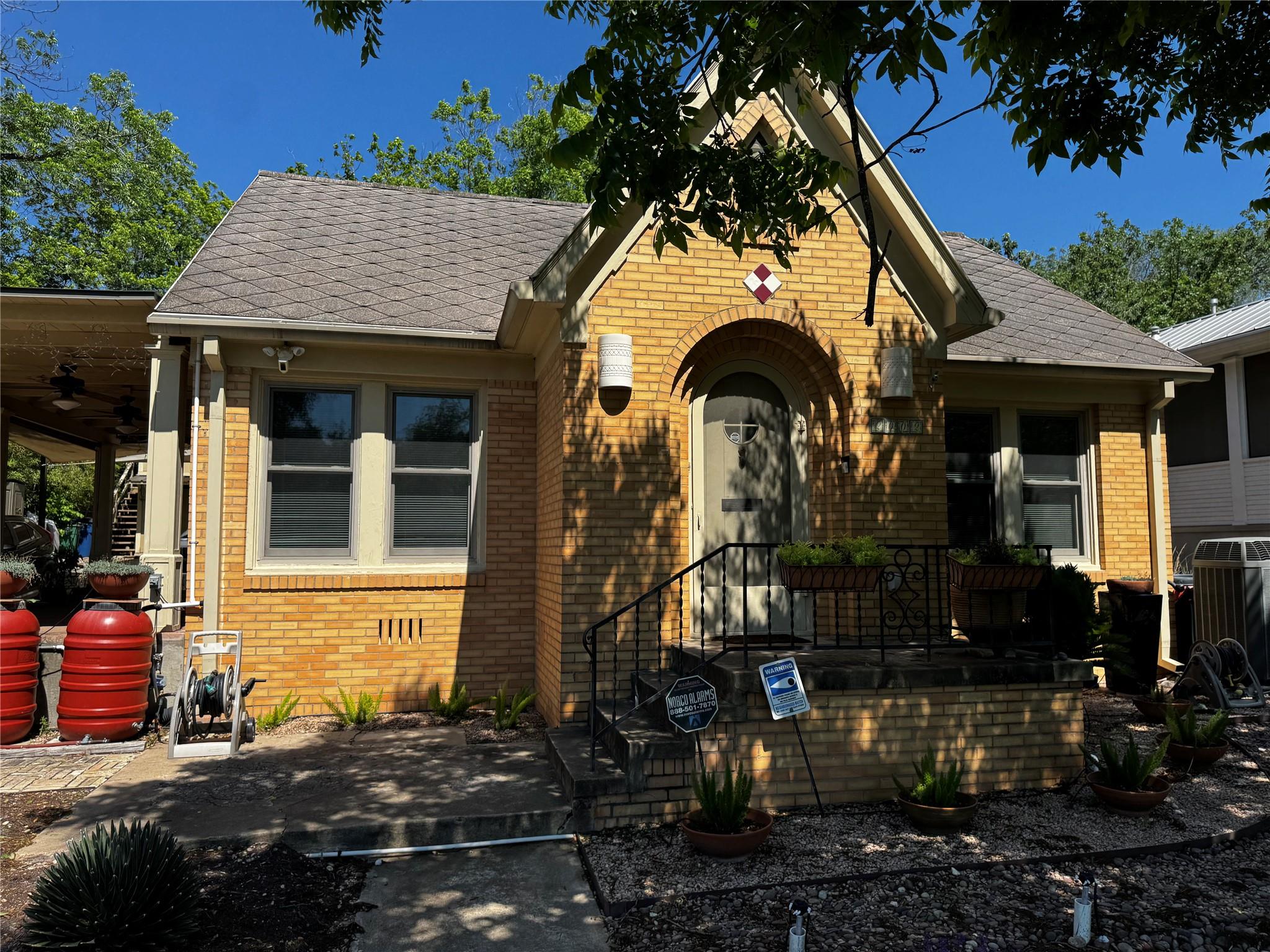 2002 East Side Drive Austin TX 78704