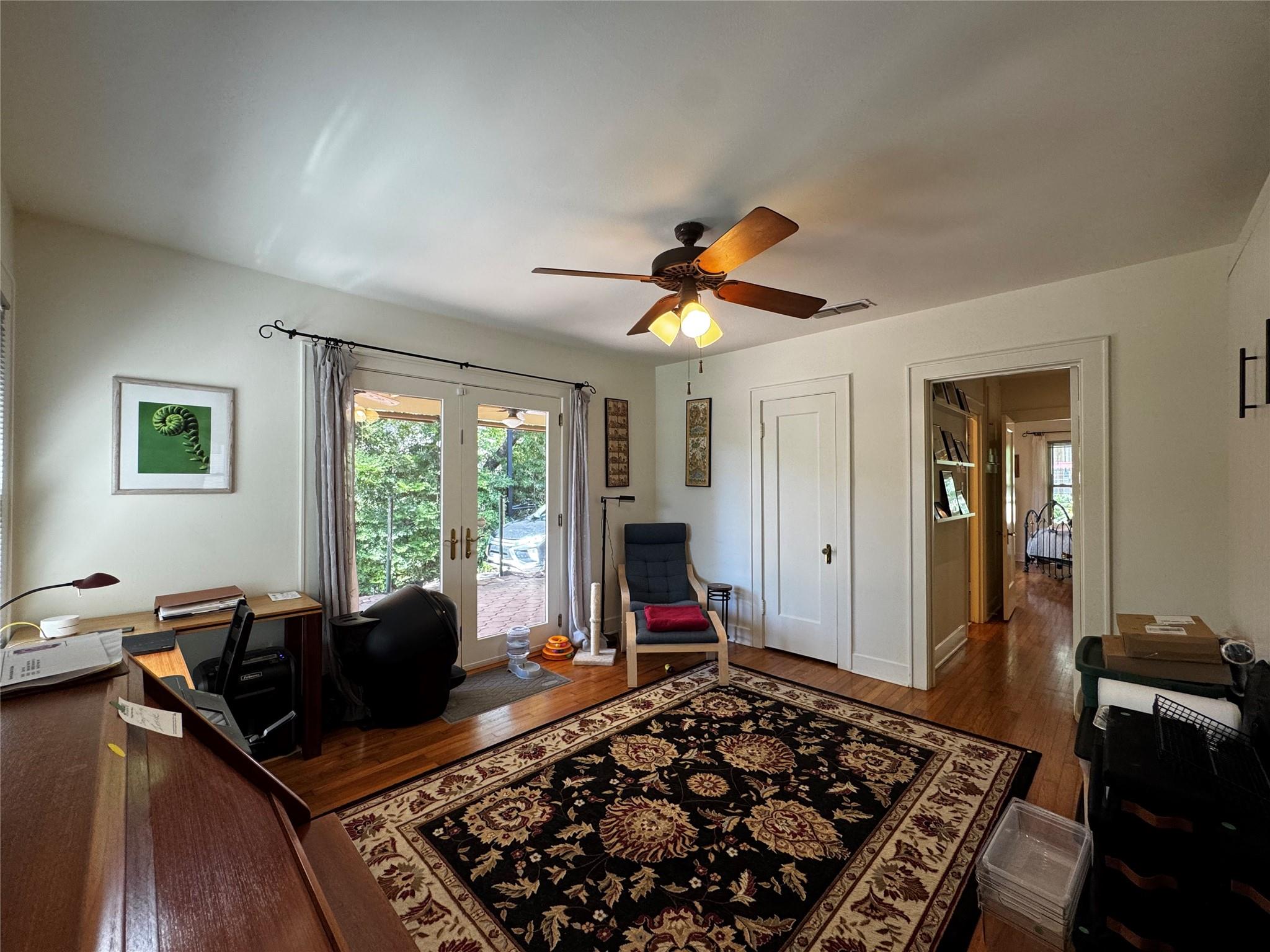 2002 East Side Drive Austin TX 78704