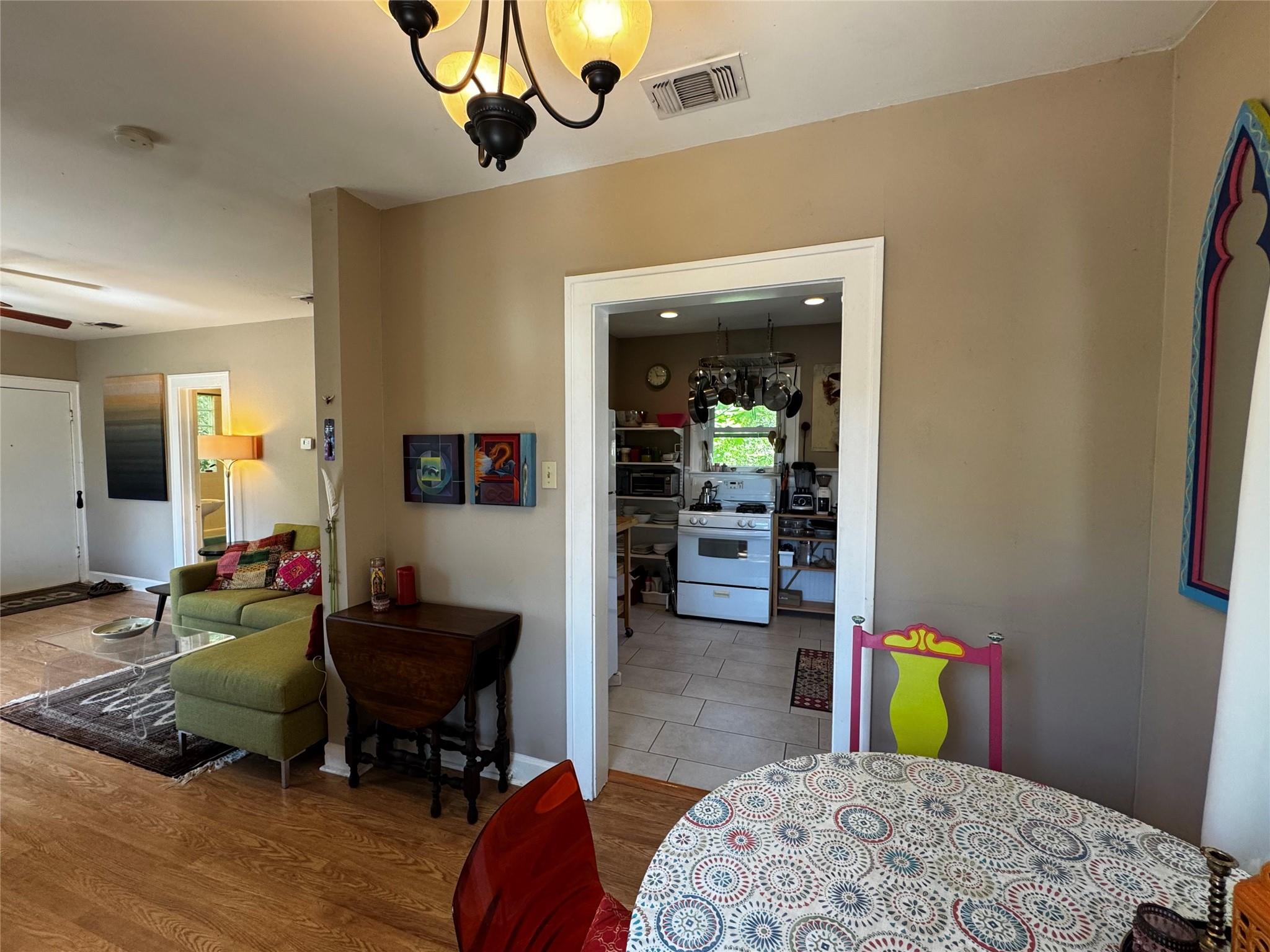 2002 East Side Drive Austin TX 78704