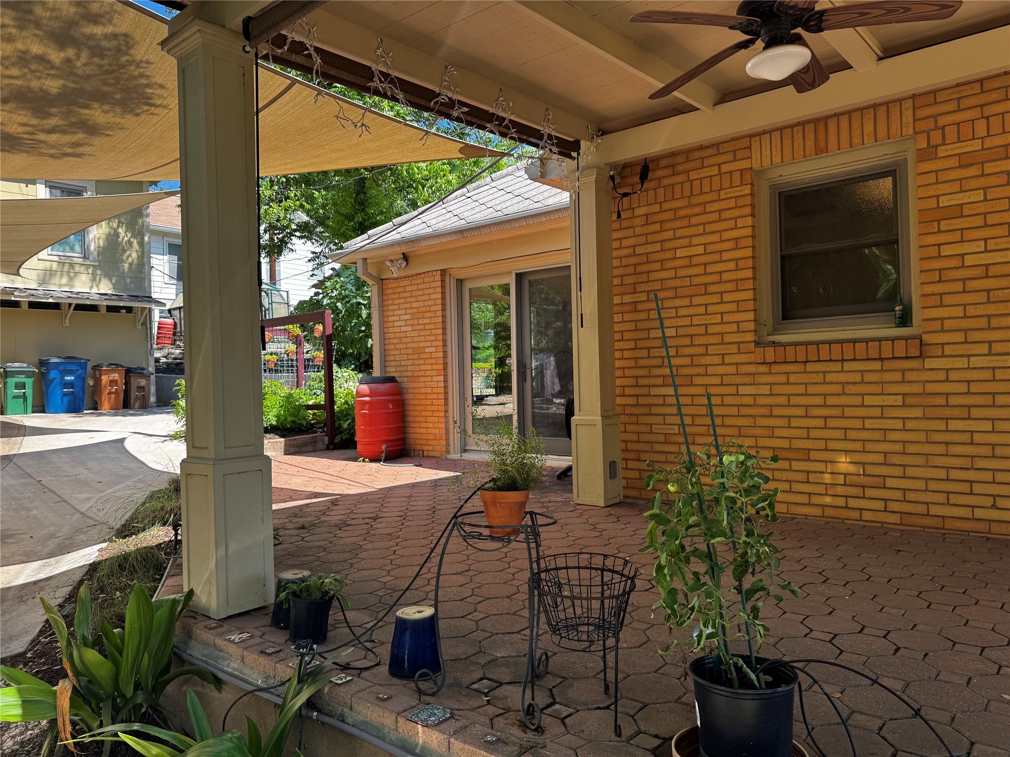 2002 East Side Drive Austin TX 78704