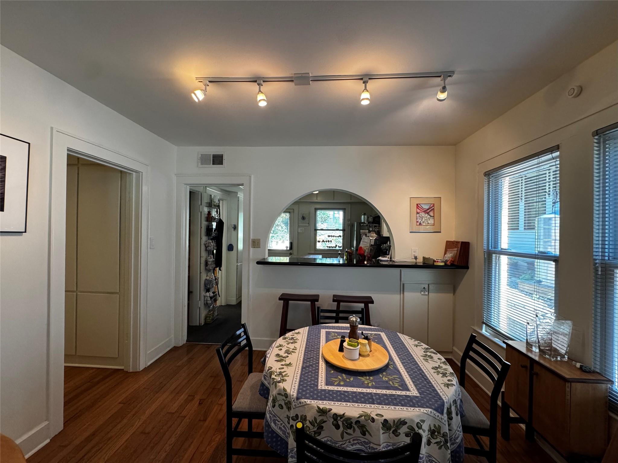 2002 East Side Drive Austin TX 78704