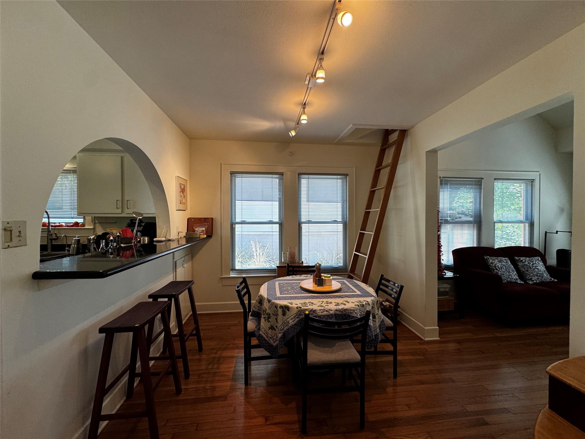 2002 East Side Drive Austin TX 78704