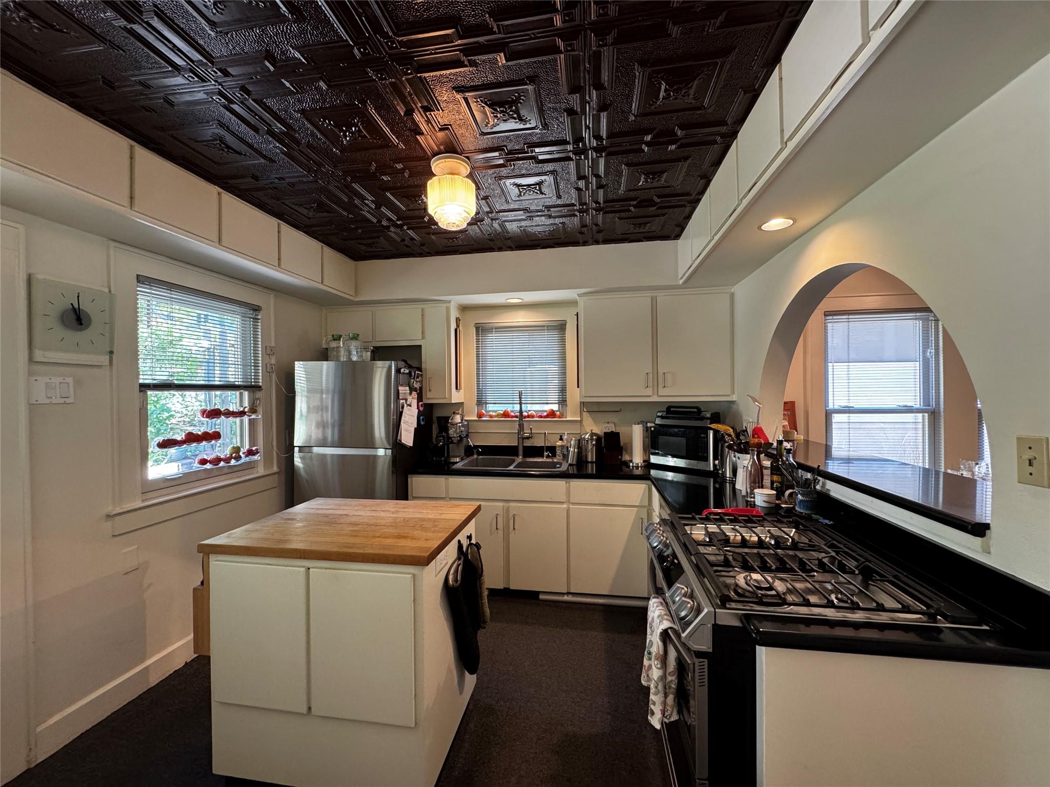 2002 East Side Drive Austin TX 78704