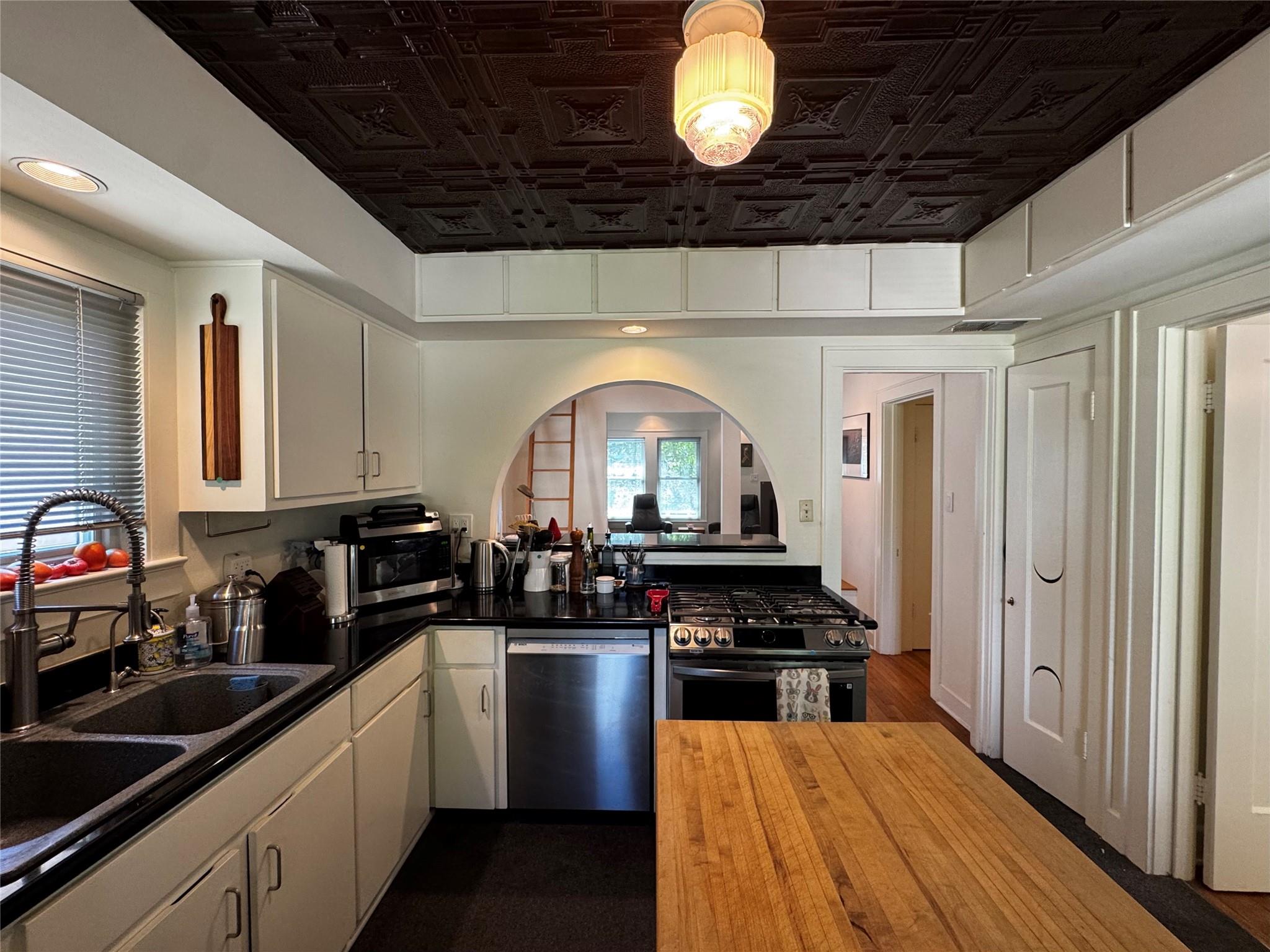 2002 East Side Drive Austin TX 78704