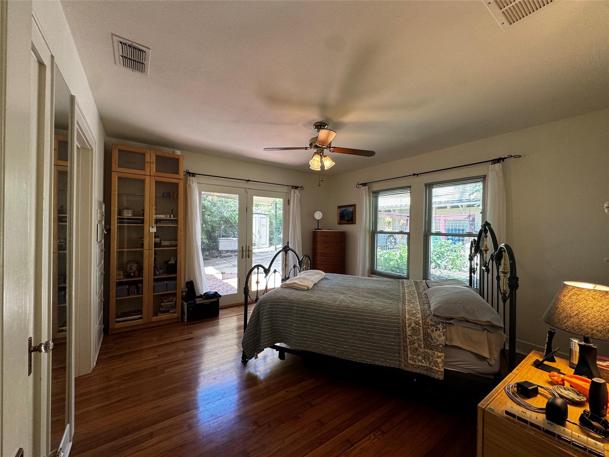 2002 East Side Drive Austin TX 78704