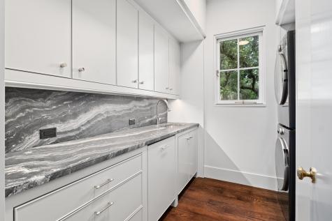 4500 River Wood Court Austin TX 78731