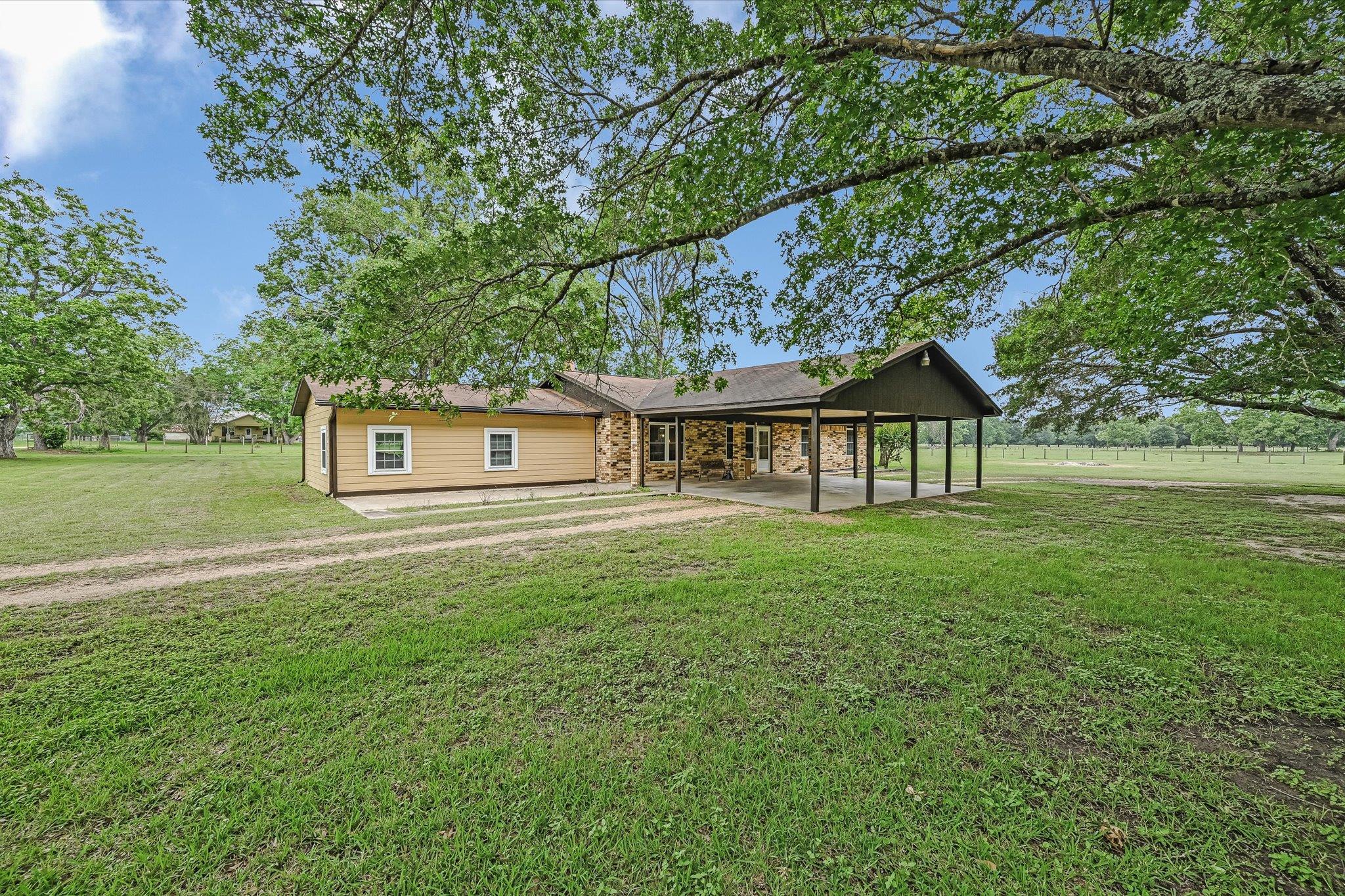 835 Jones Street Smithville TX 78957
