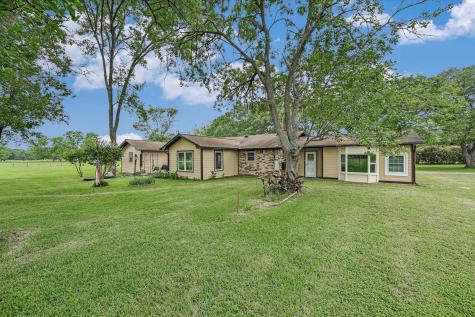835 Jones Street Smithville TX 78957