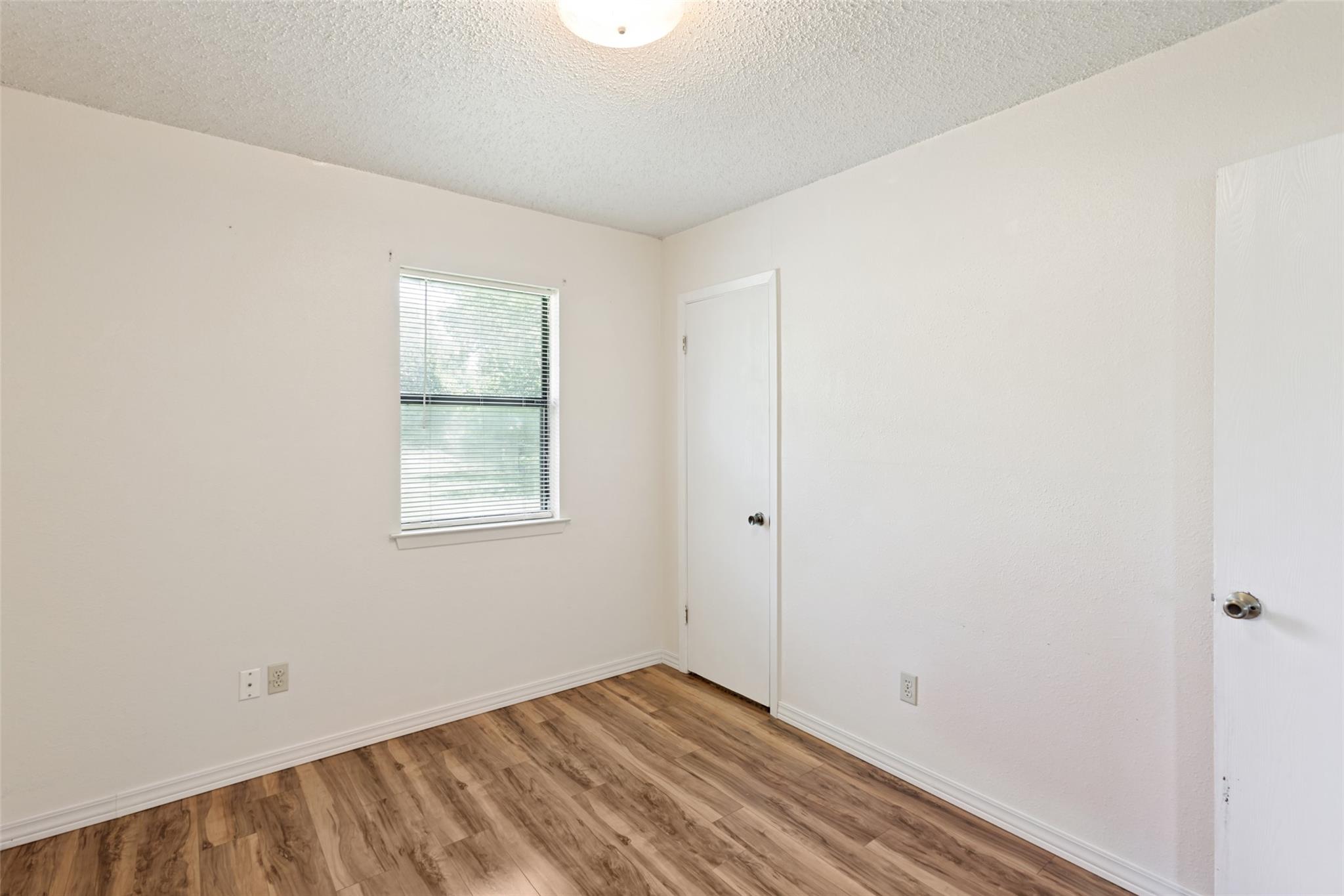 1516 Mclain Street Taylor TX 76574
