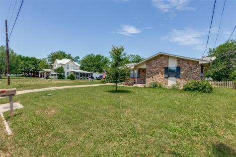 1516 Mclain Street Taylor TX 76574