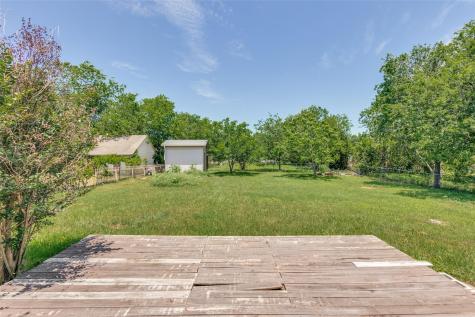 1516 Mclain Street Taylor TX 76574