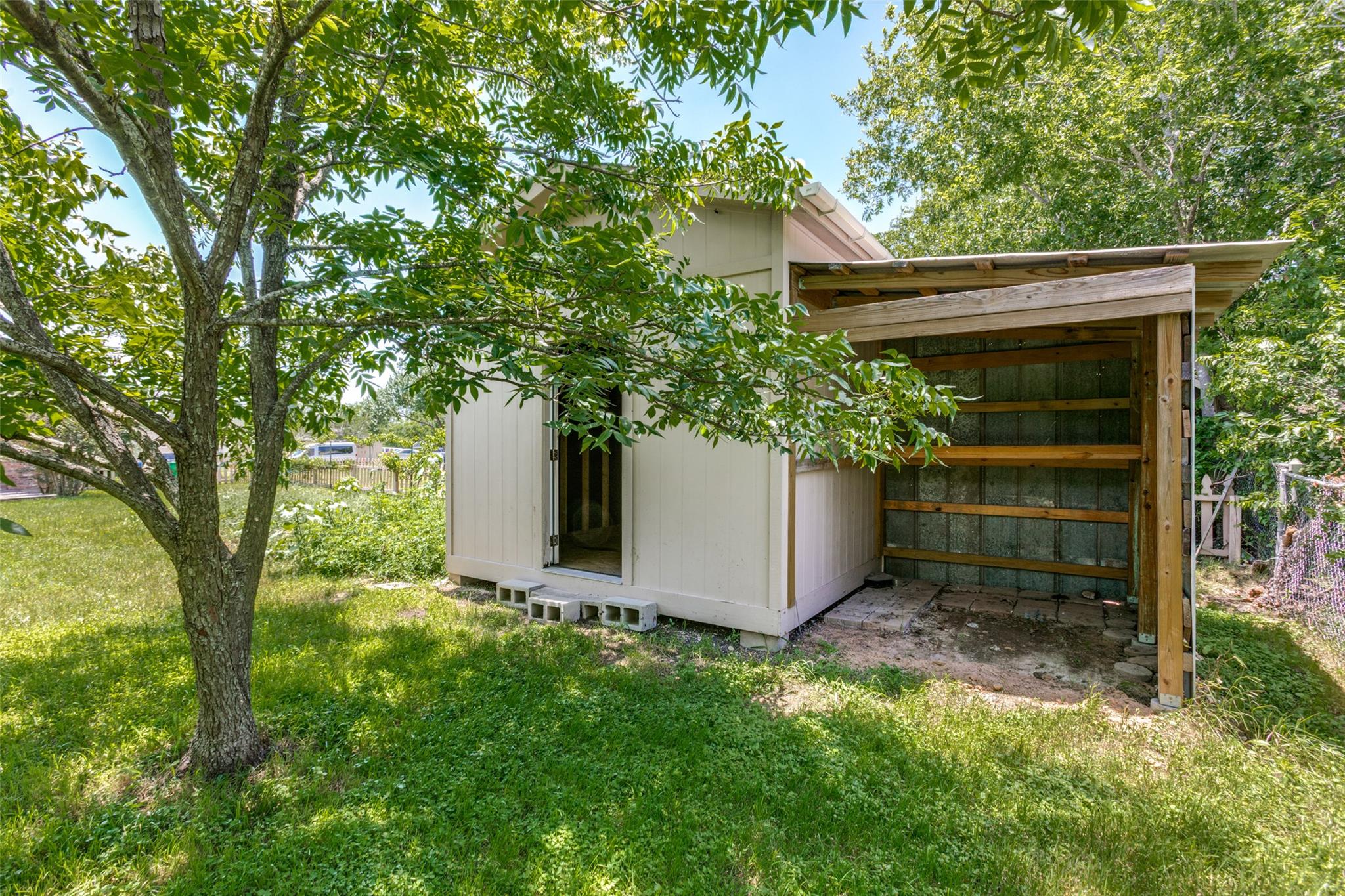 1516 Mclain Street Taylor TX 76574