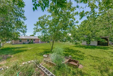 1516 Mclain Street Taylor TX 76574