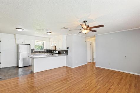 1516 Mclain Street Taylor TX 76574