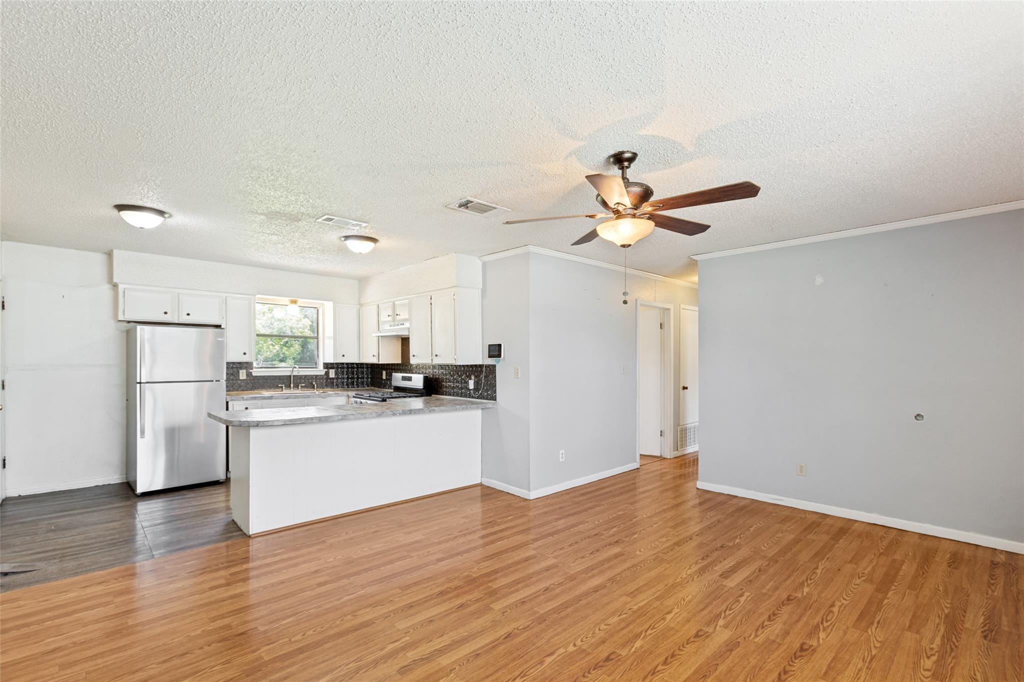 1516 Mclain Street Taylor TX 76574