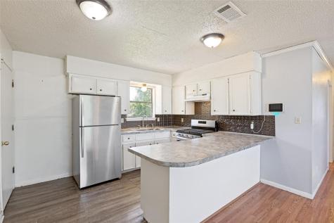 1516 Mclain Street Taylor TX 76574