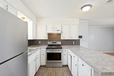 1516 Mclain Street Taylor TX 76574