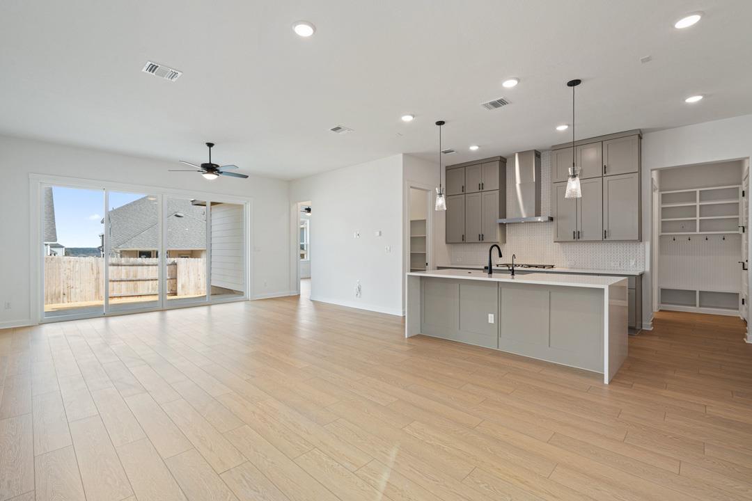 206 Lariat Loop Liberty Hill TX 78642