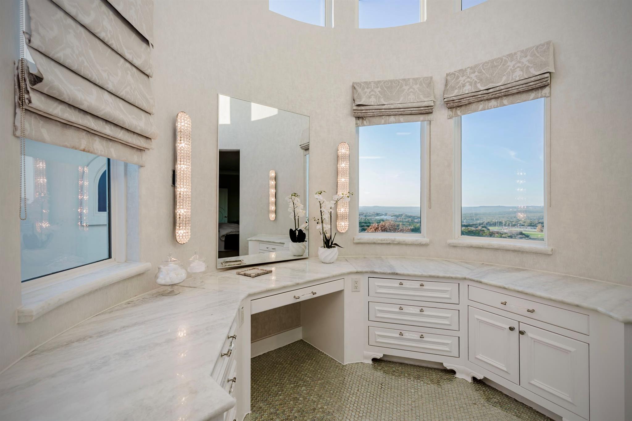 2204 Canonero Drive Austin TX 78746