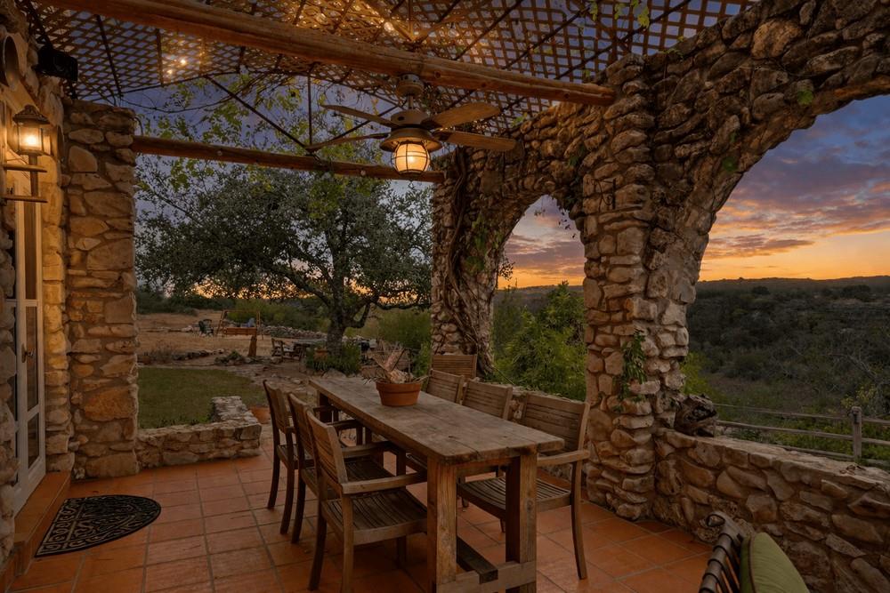 5229 Hupedo Ranch Road Spicewood TX 78669